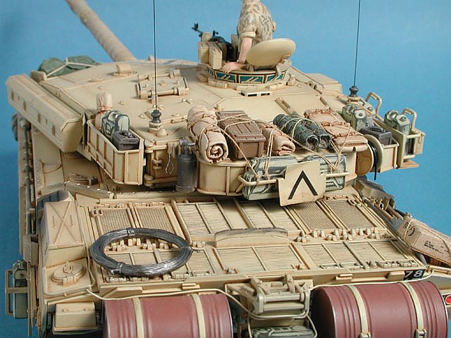 Scale model: Challenger tank